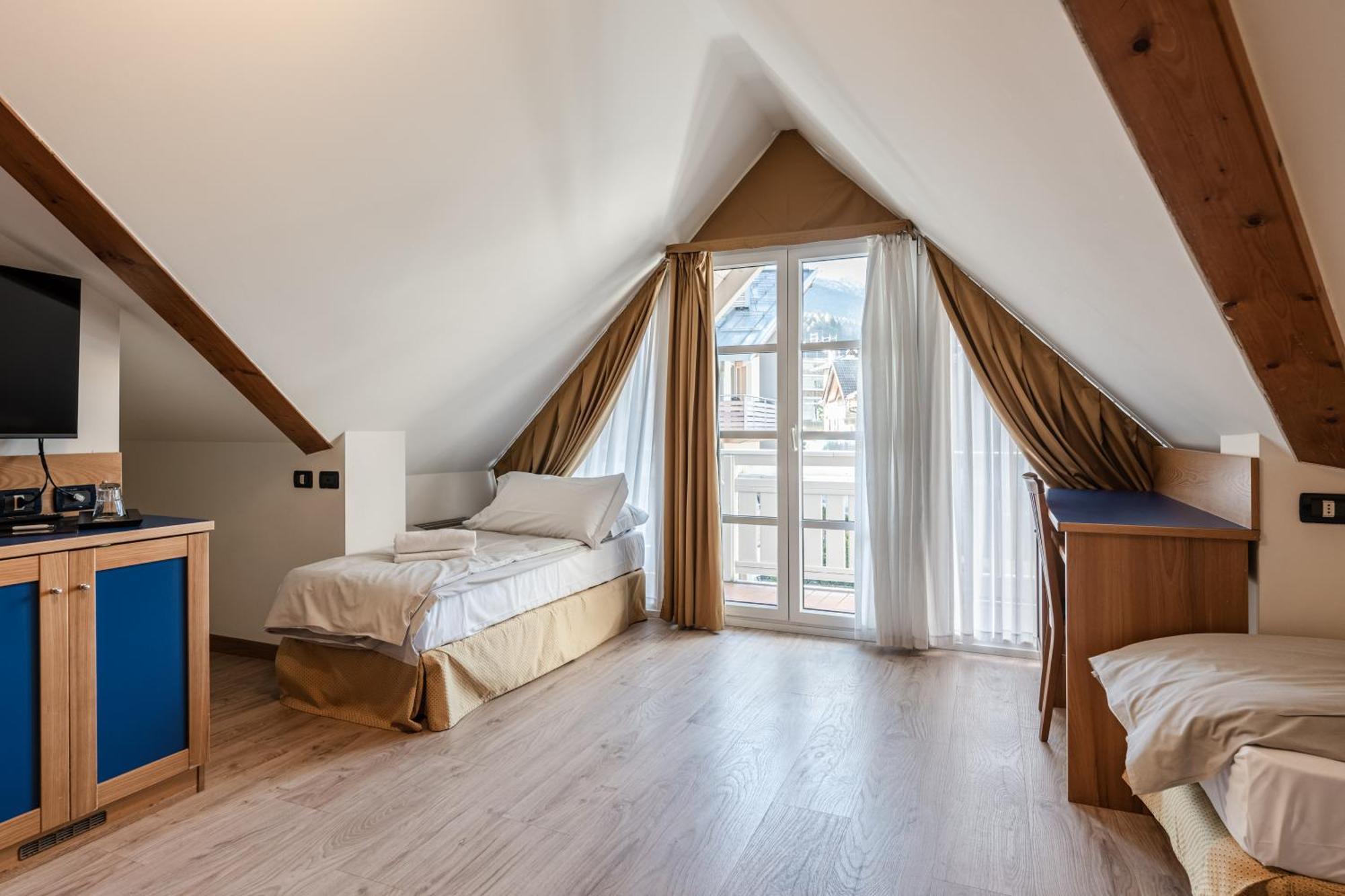 Hotel Garni Meledrio Dimaro Esterno foto