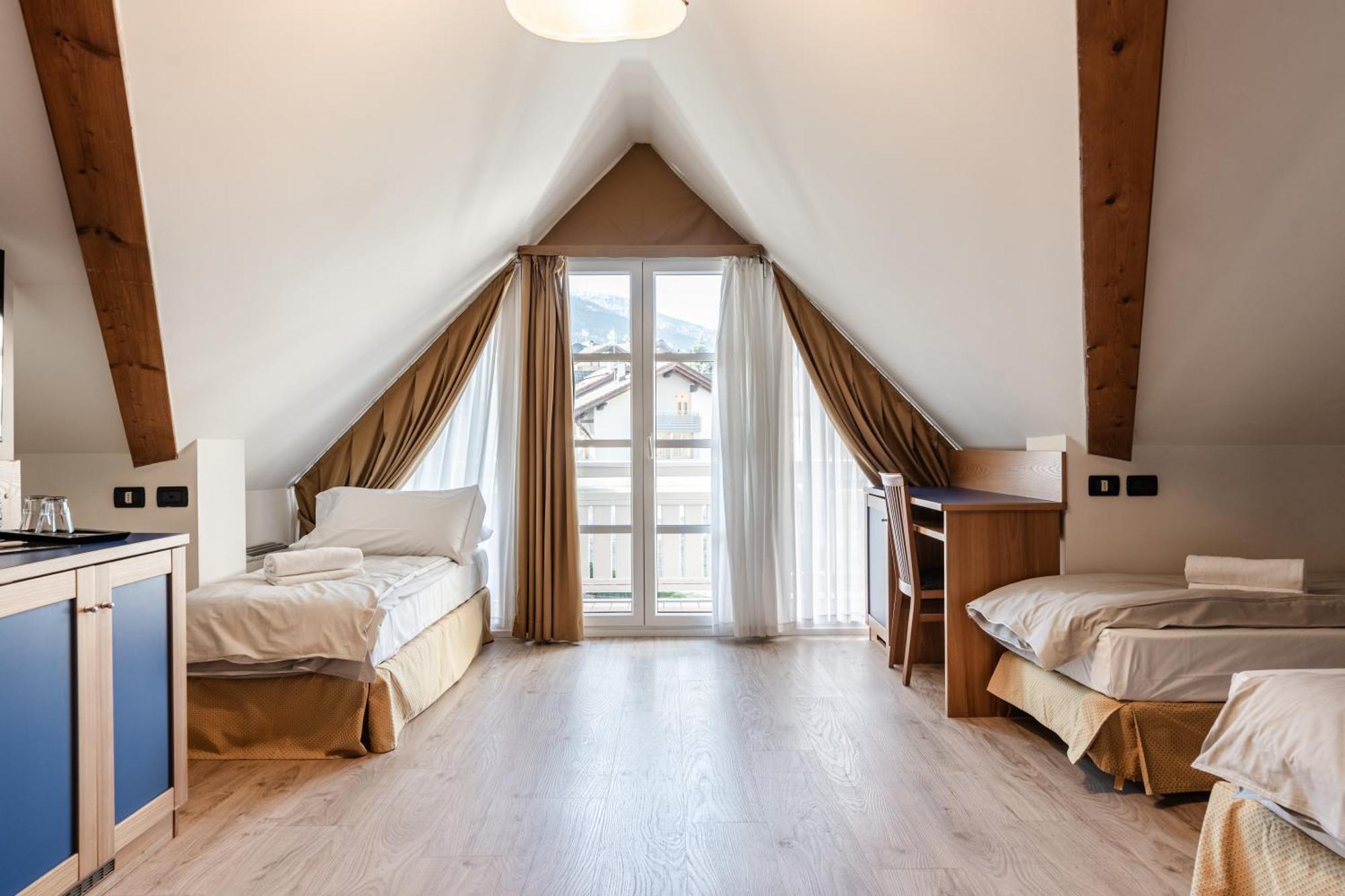 Hotel Garni Meledrio Dimaro Esterno foto